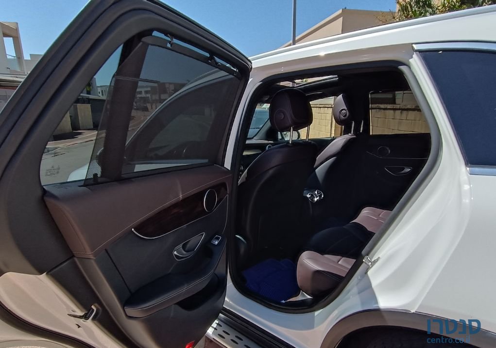 2017' Mercedes-Benz Glc מרצדס photo #6