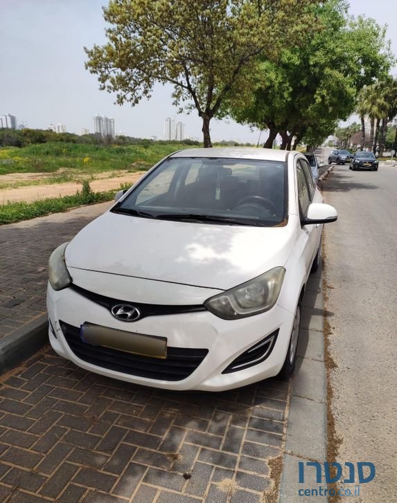 2013' Hyundai i20 יונדאי photo #4