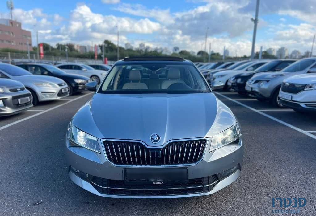 2018' Skoda Superb סקודה סופרב photo #2