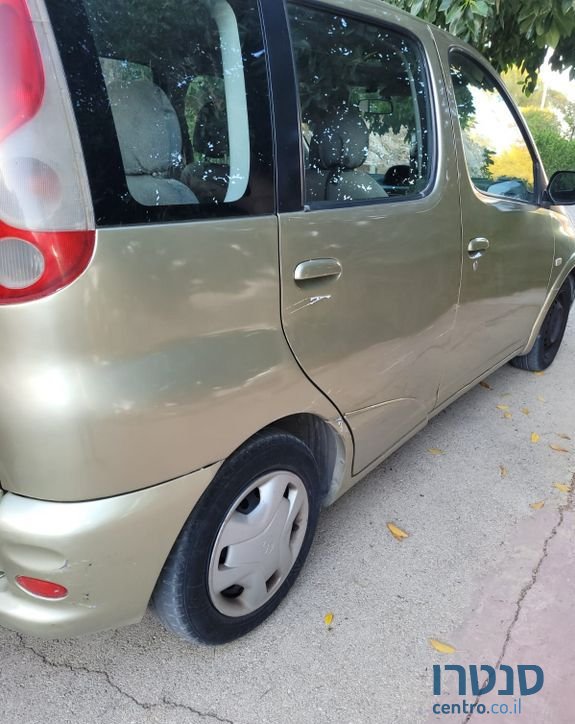 2001' Toyota Yaris טויוטה יאריס photo #2