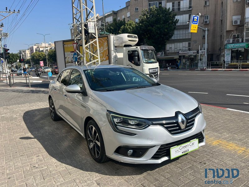 2020' Renault Megane photo #7