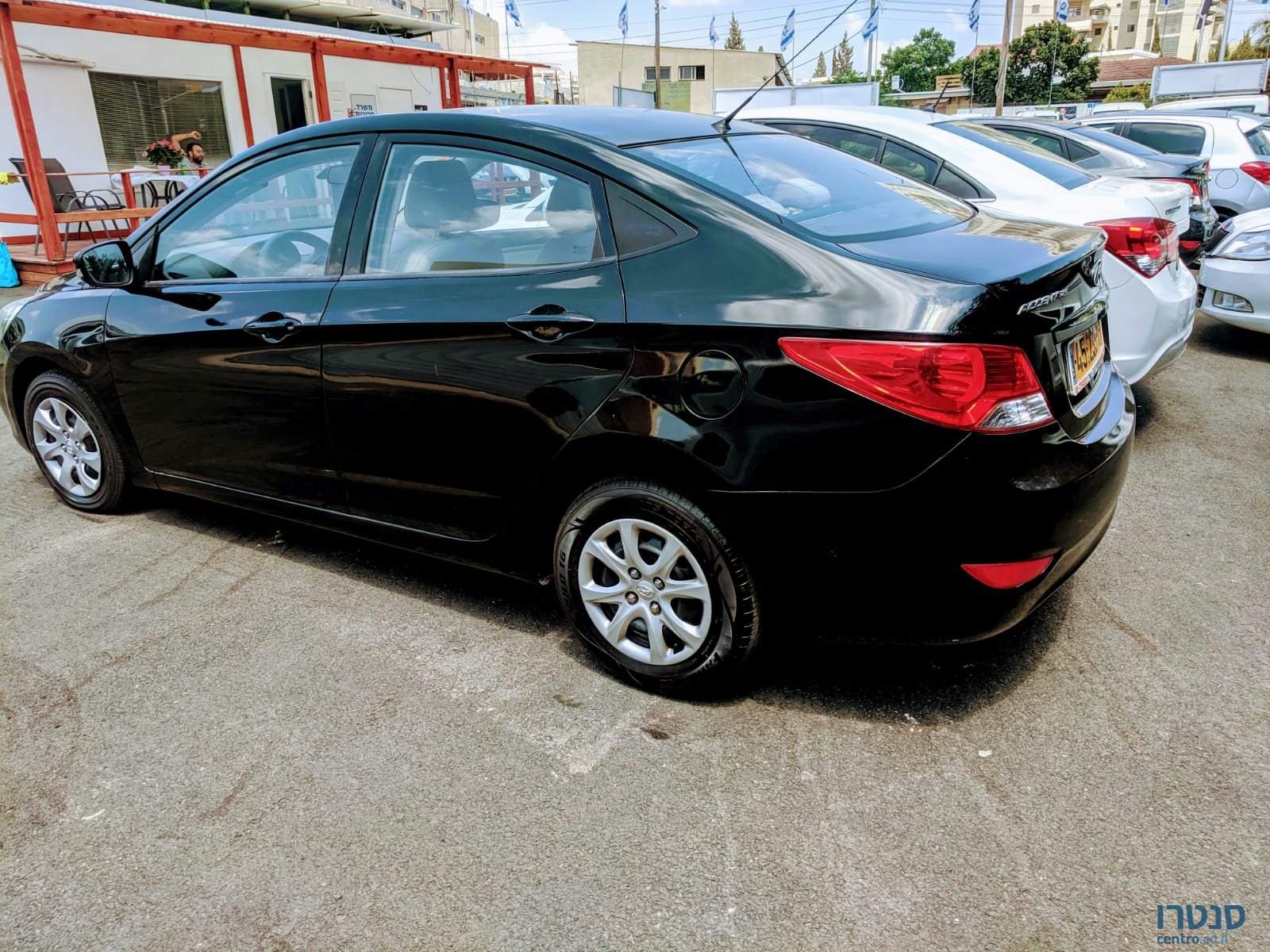 2013' Hyundai i25 photo #3