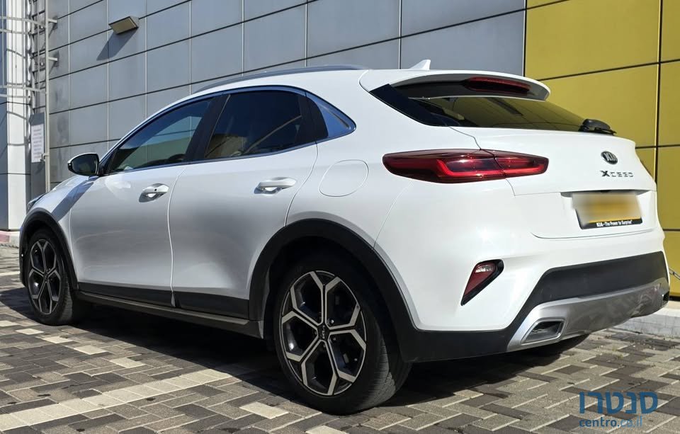 2020' Kia XCeed photo #4