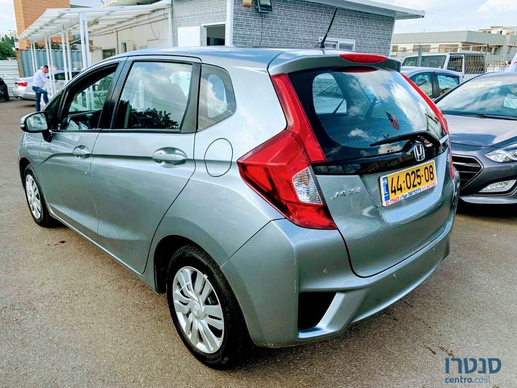 2016' Honda Jazz photo #4