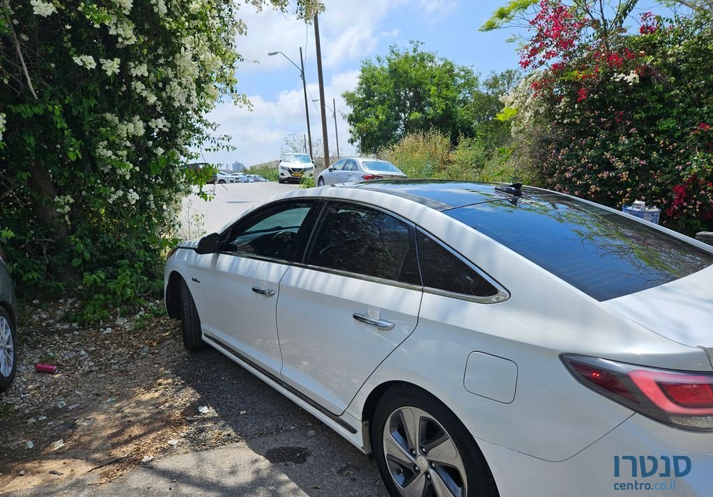 2017' Hyundai Sonata הייבריד photo #3