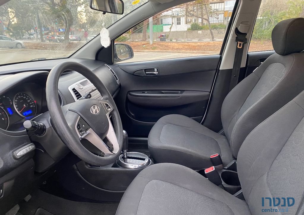 2012' Hyundai i20 יונדאי photo #6