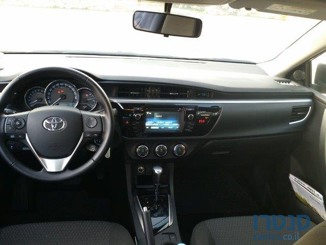 2015' Toyota Corolla photo #1