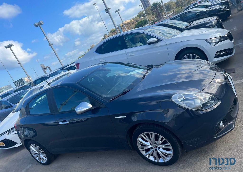 2017' Alfa Romeo Giulietta אלפא רומיאו ג'ולייטה photo #4