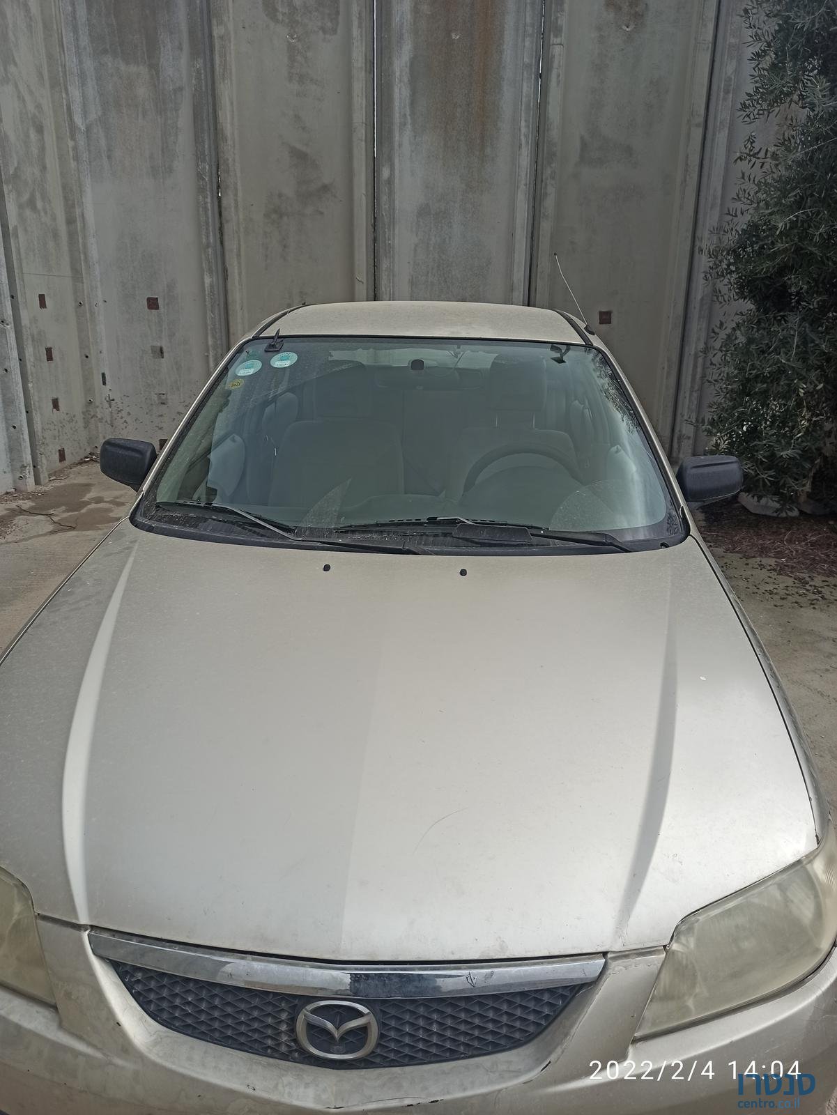 2004' Mazda 323 photo #2