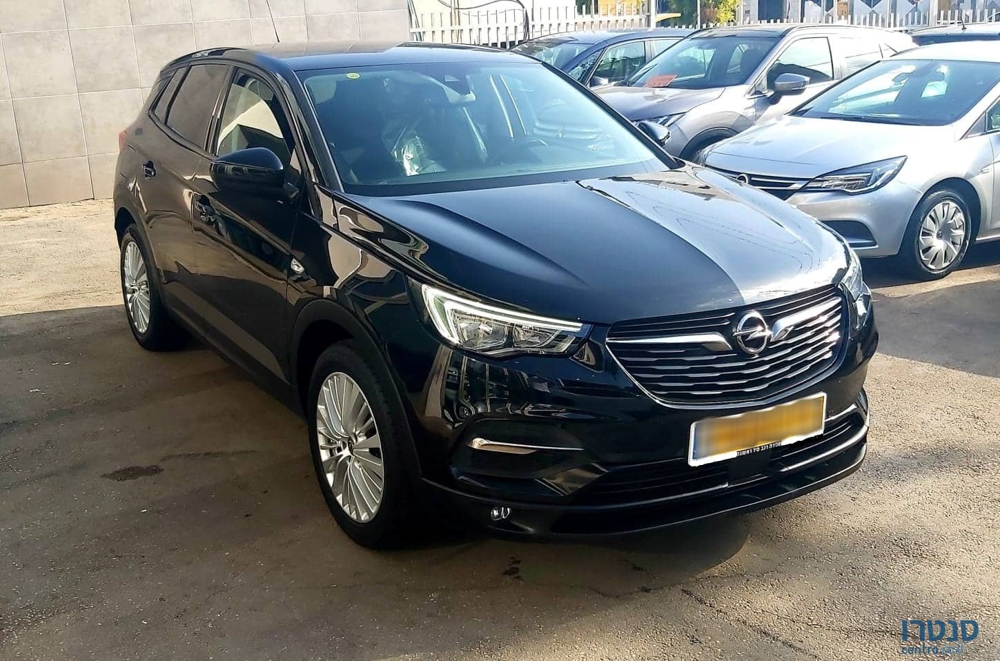 2018' Opel Grandland X photo #2