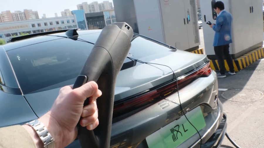 BYD's Five-Minute Fast-Charging EV Also Has An Enormous Frunk
