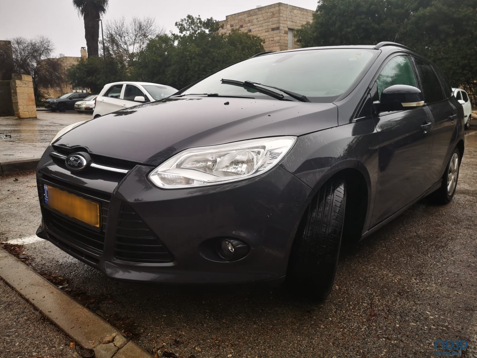 2013' Ford Focus Trend Station photo #1