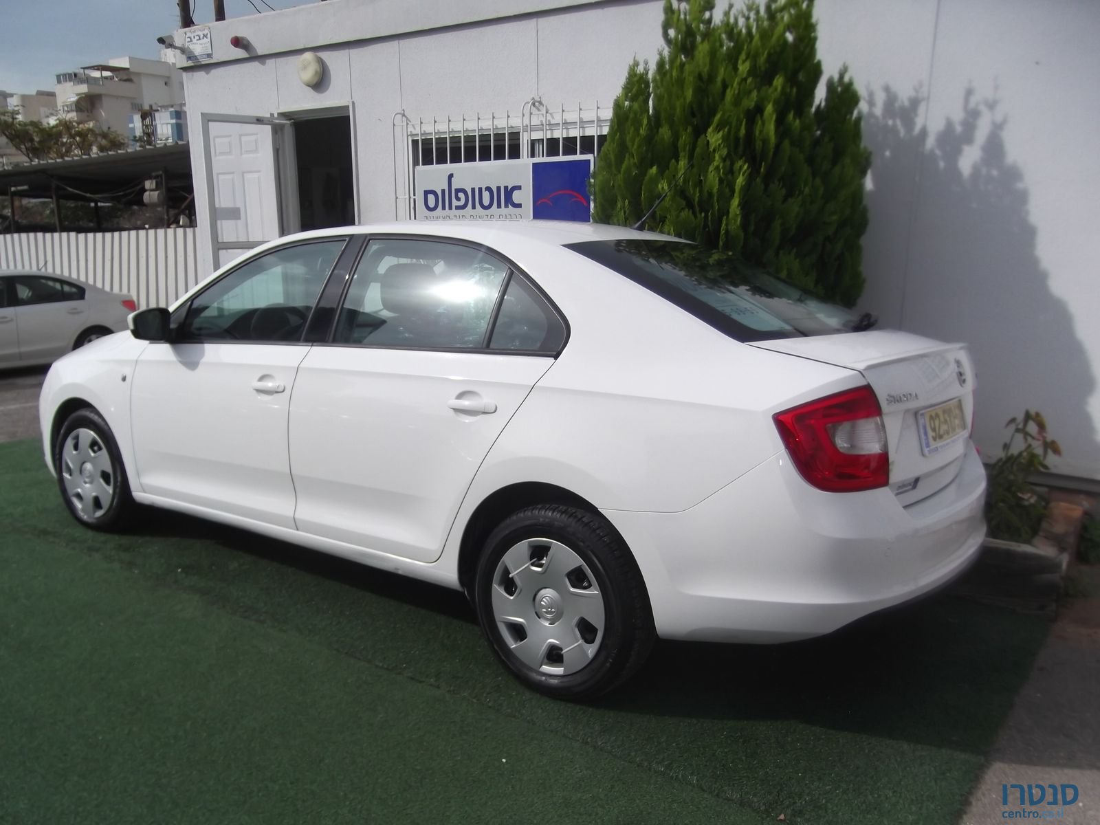 2014' Skoda Rapid photo #3