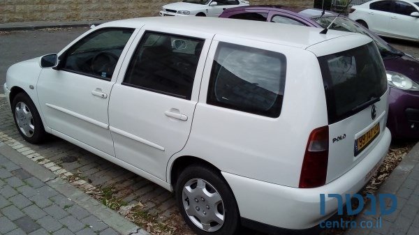 2001' Volkswagen Polo photo #1