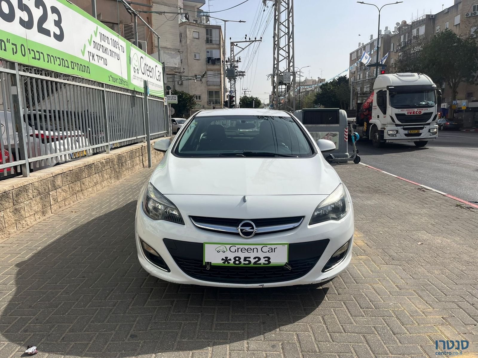 2014' Opel Astra photo #3