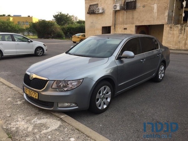 2010' Skoda Superb photo #1