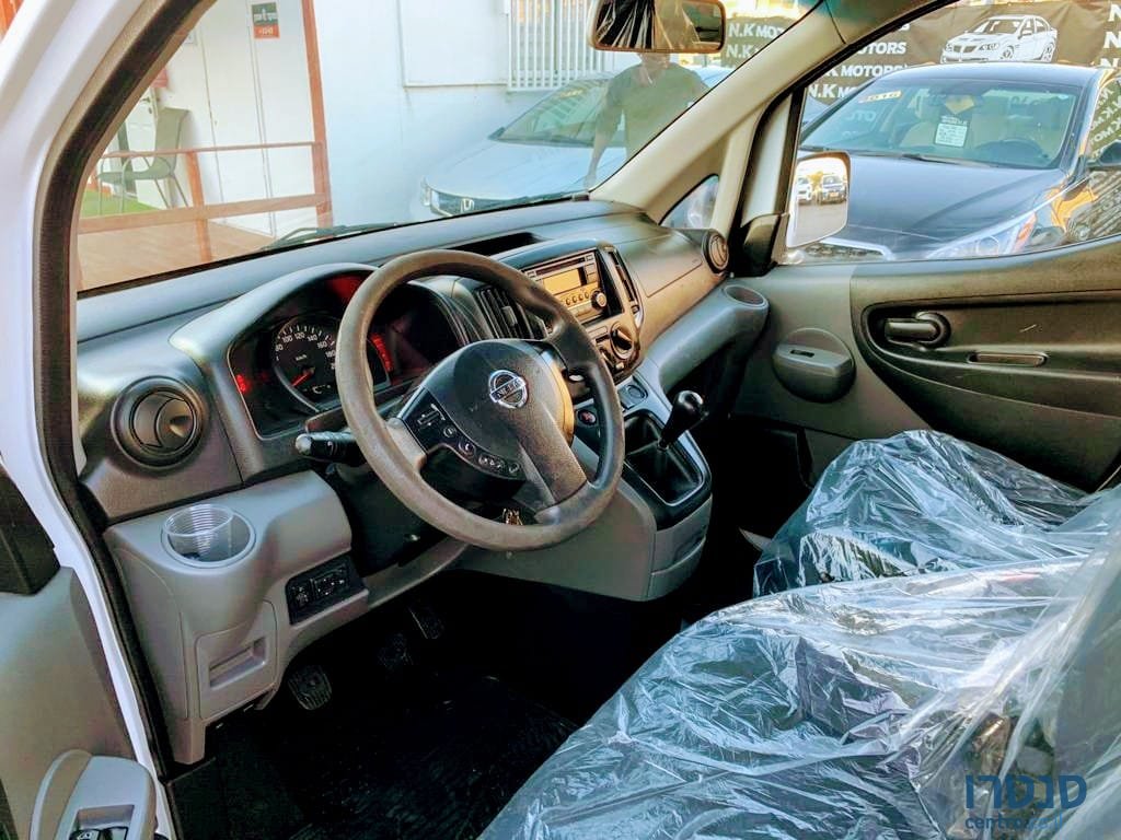 2012' Nissan NV 200 photo #5