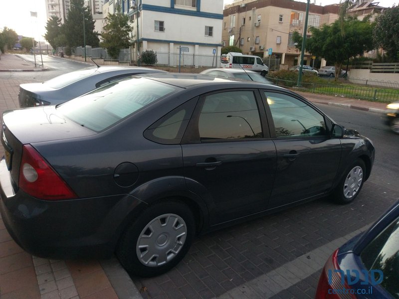 2010' Ford Focus Trend photo #2