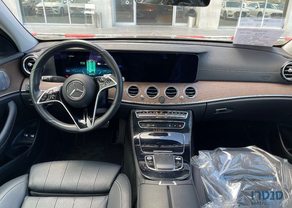 2021' Mercedes-Benz E-Class מרצדס photo #3