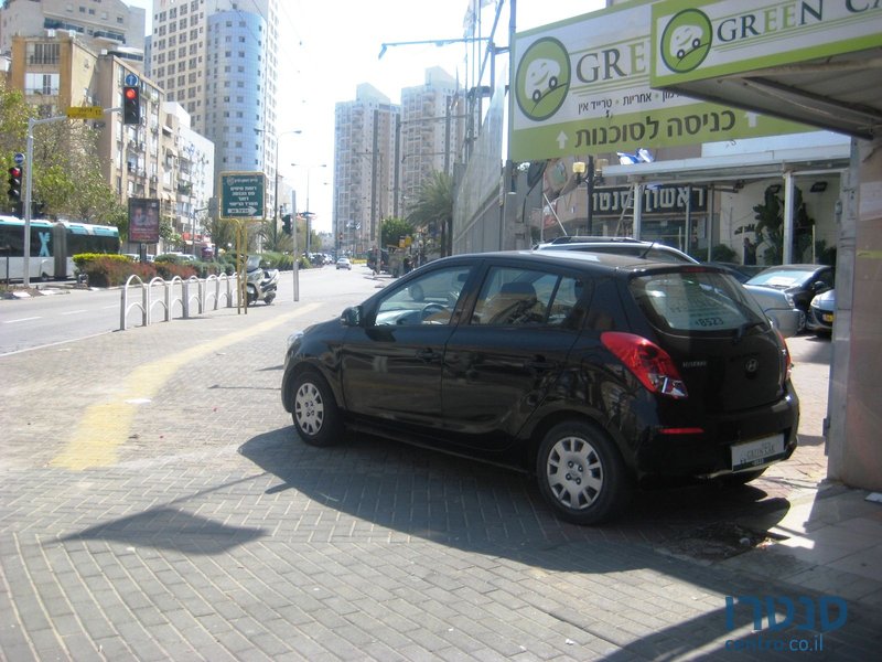 2014' Hyundai i20 photo #3