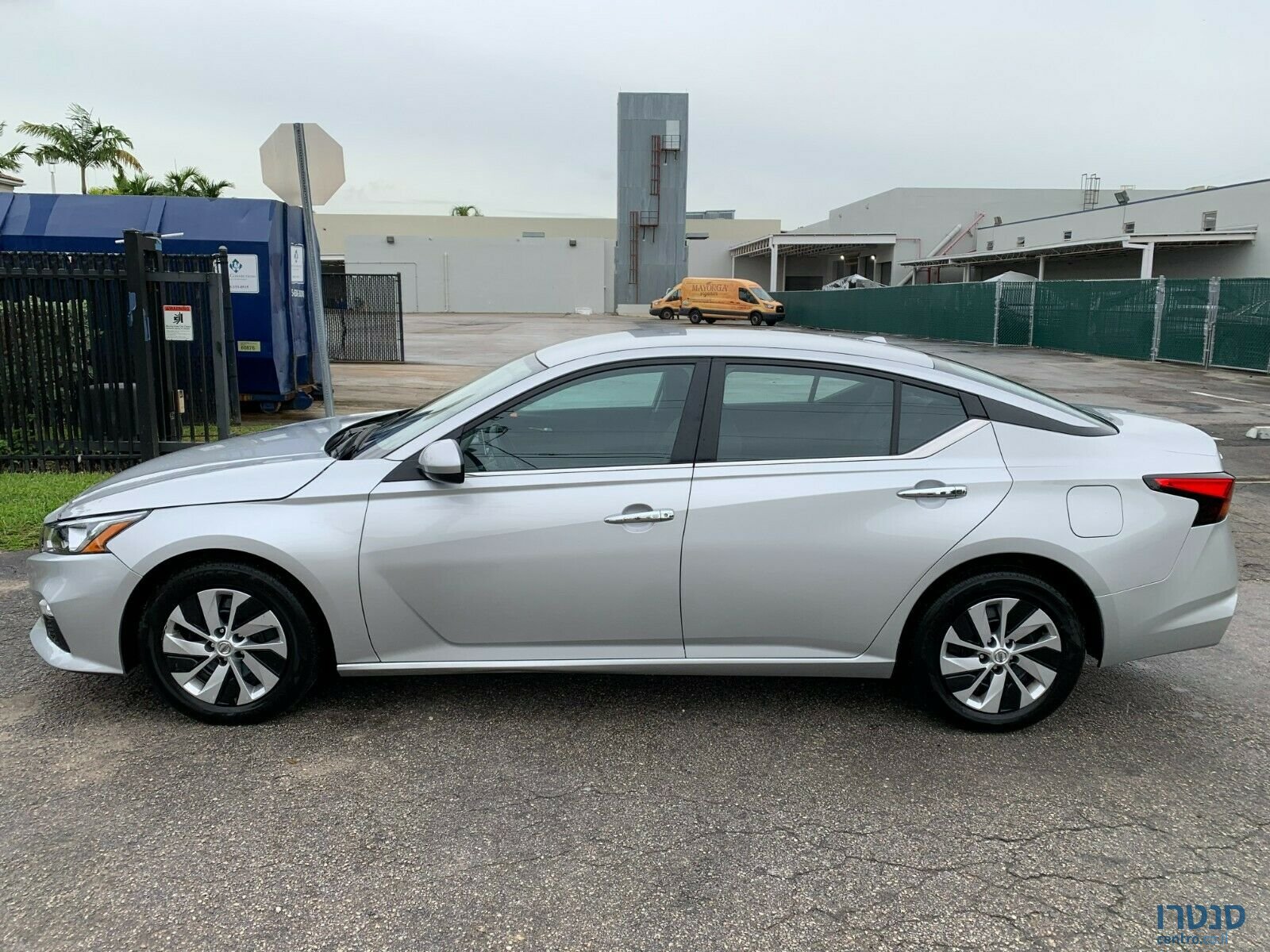 2020' Nissan Altima photo #3