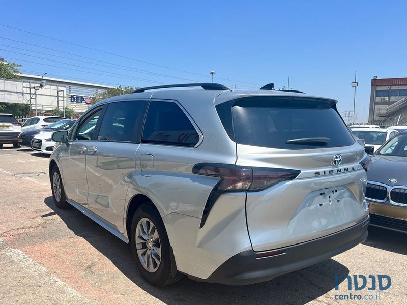 2024' Toyota Sienna טויוטה סיינה photo #3