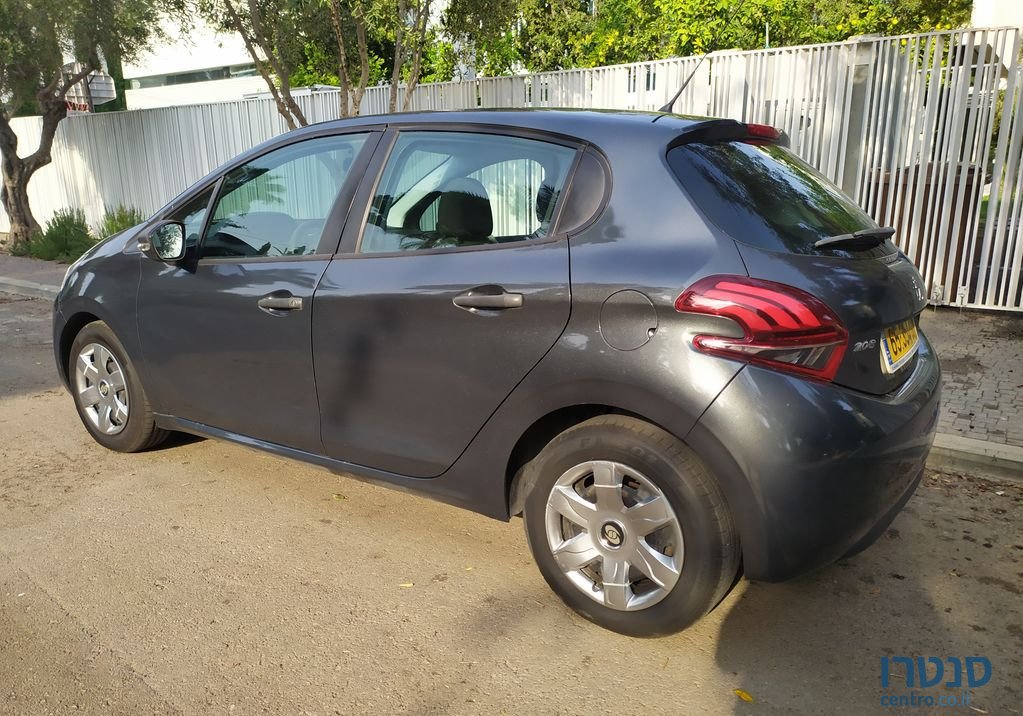 2017' Peugeot 208 פיג'ו photo #3