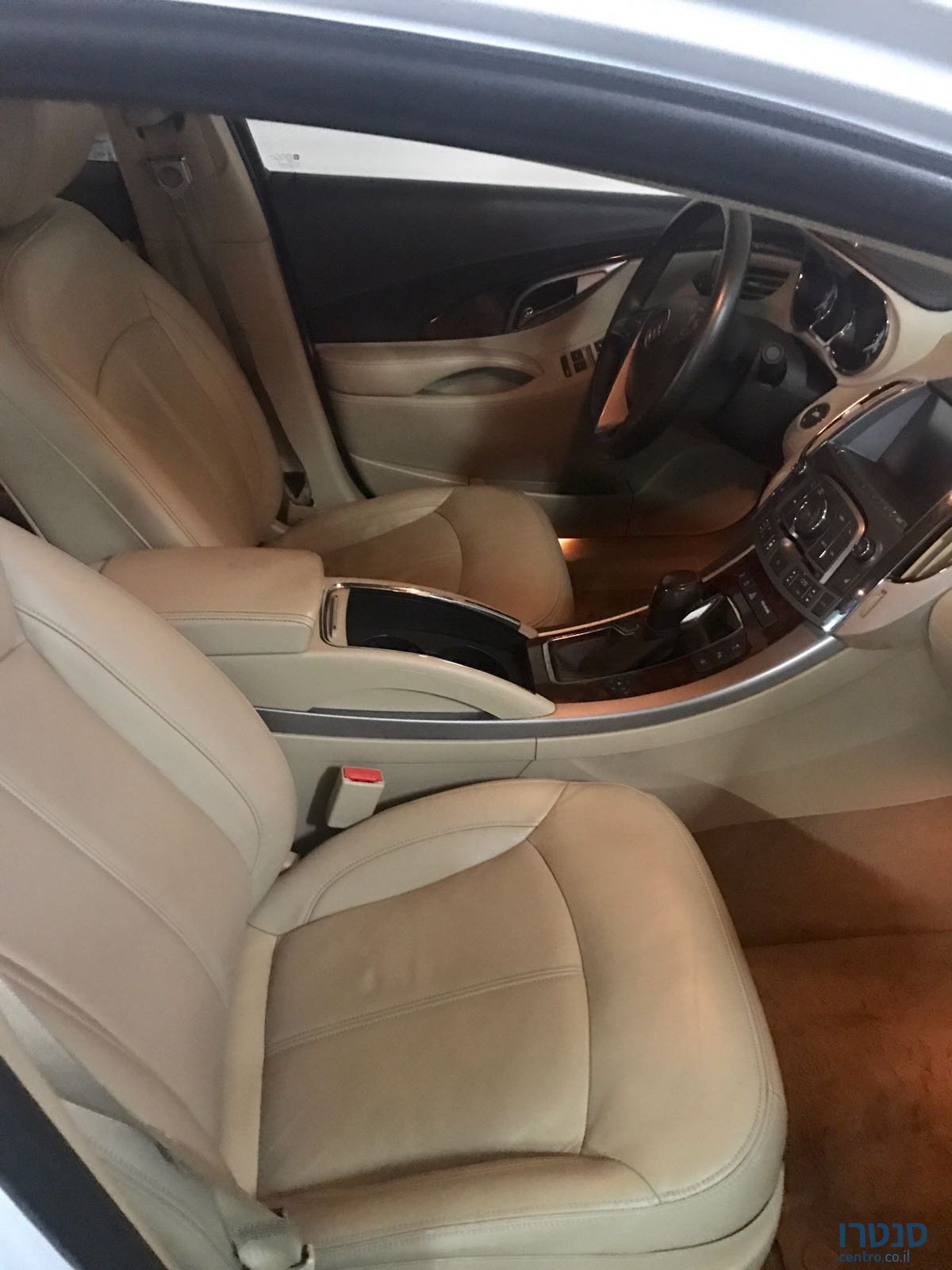 2011' Buick LaCrosse photo #4