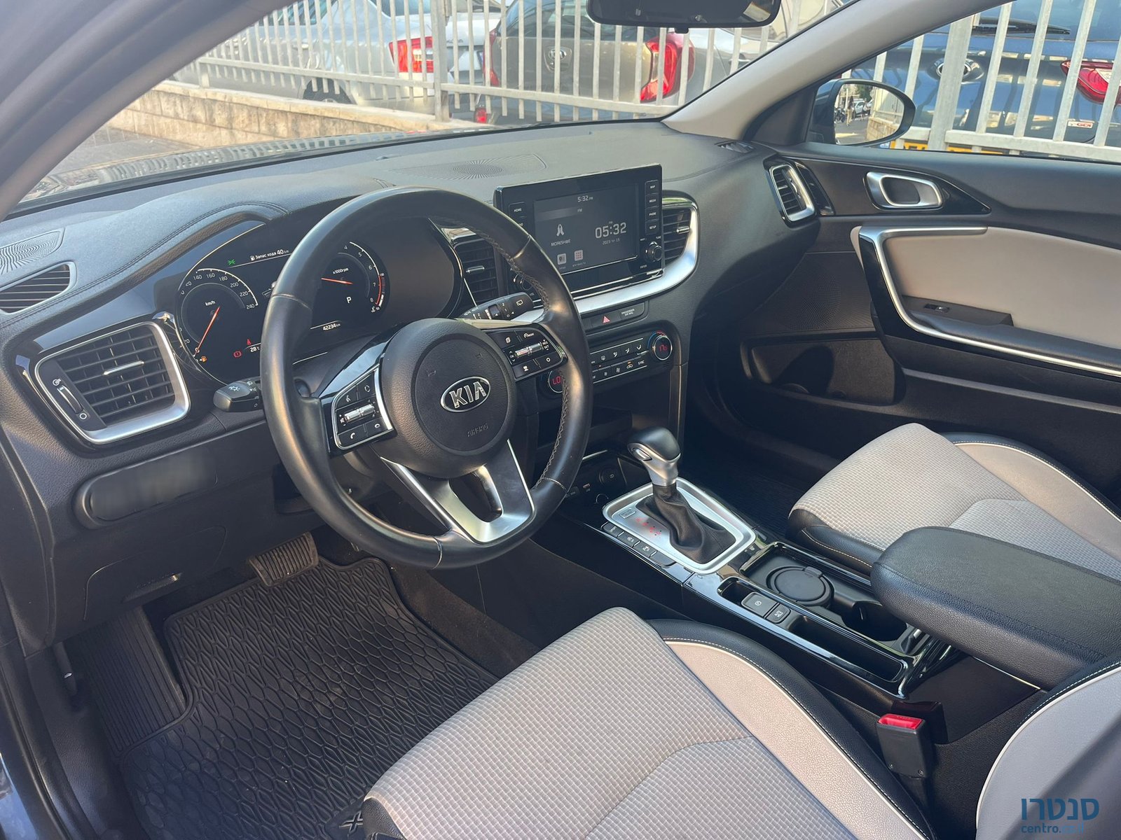 2021' Kia XCeed photo #4