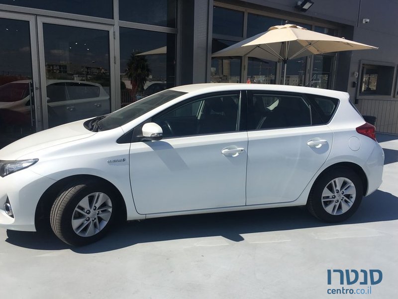 2015' Toyota Auris טויוטה אוריס photo #3