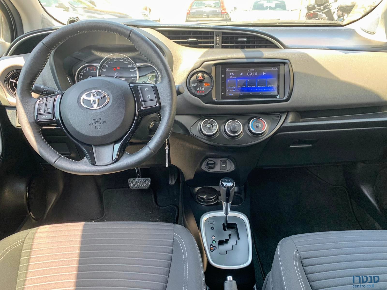 2019' Toyota Yaris photo #4