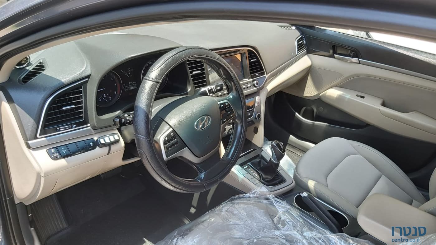 2016' Hyundai Elantra photo #3