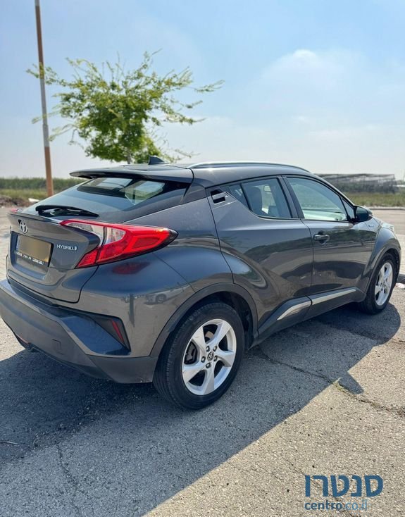 2018' Toyota C-HR טויוטה photo #3