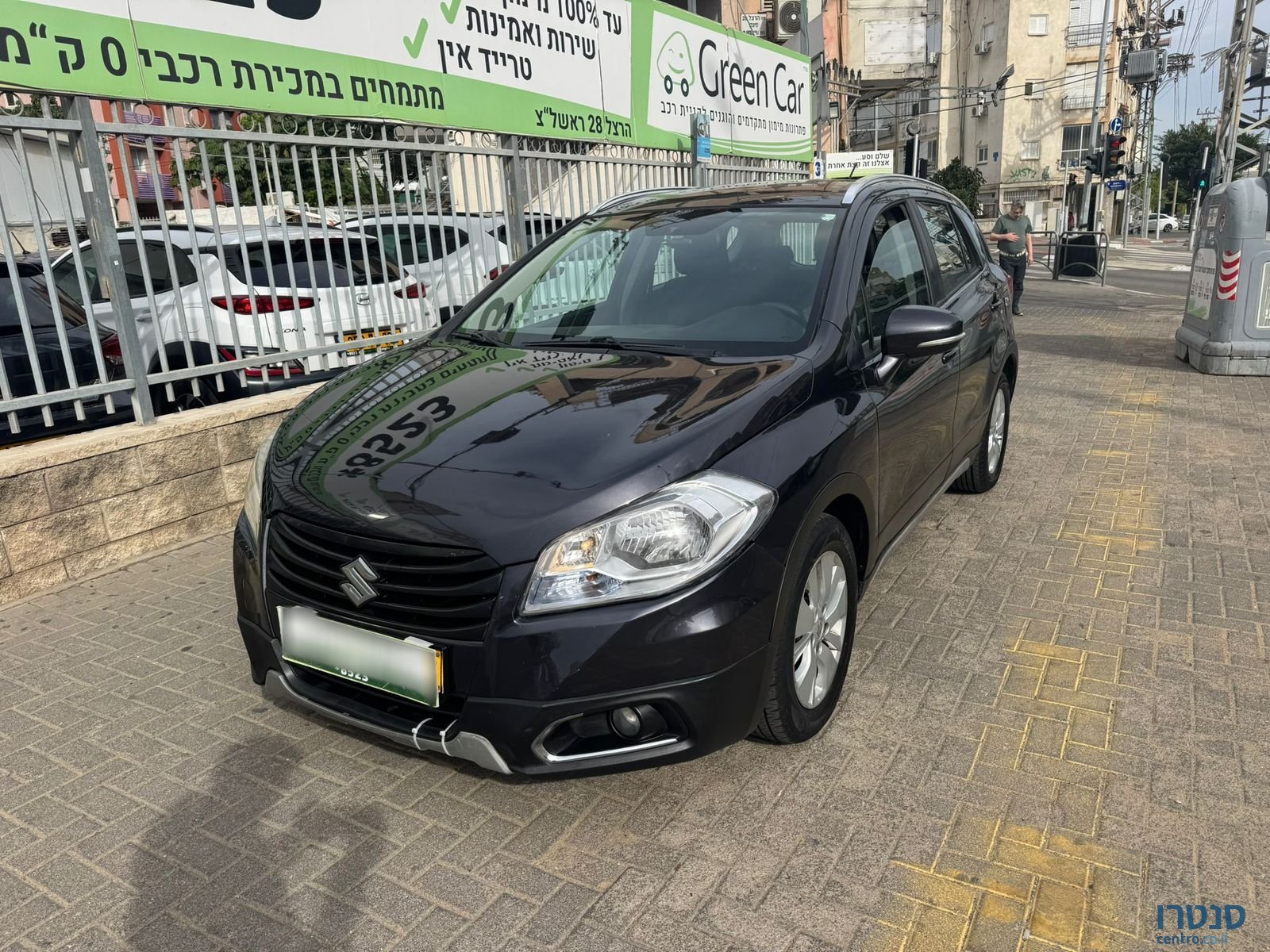 2015' Suzuki SX4 photo #2