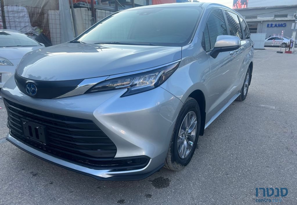 2023' Toyota Sienna טויוטה סיינה photo #1