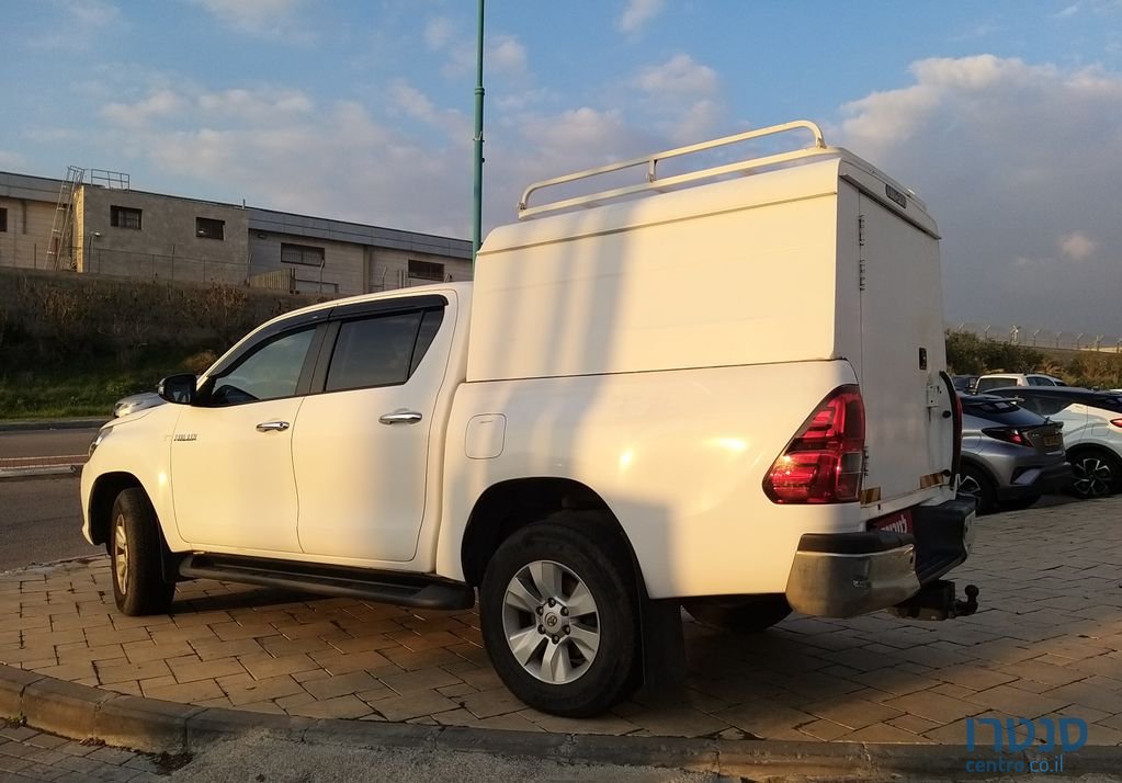 2017' Toyota Hilux טויוטה היילקס photo #4