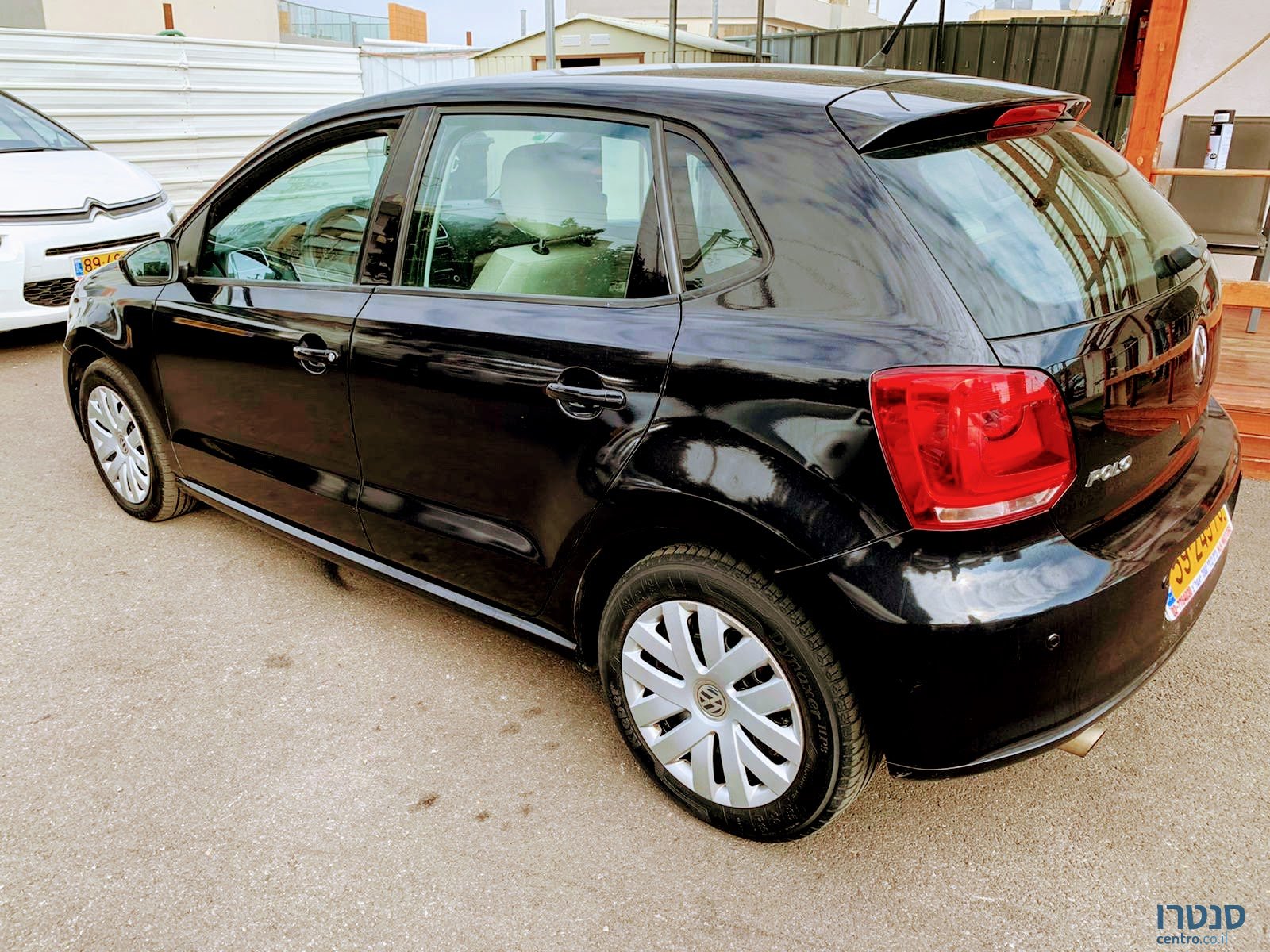 2012' Volkswagen Polo photo #3