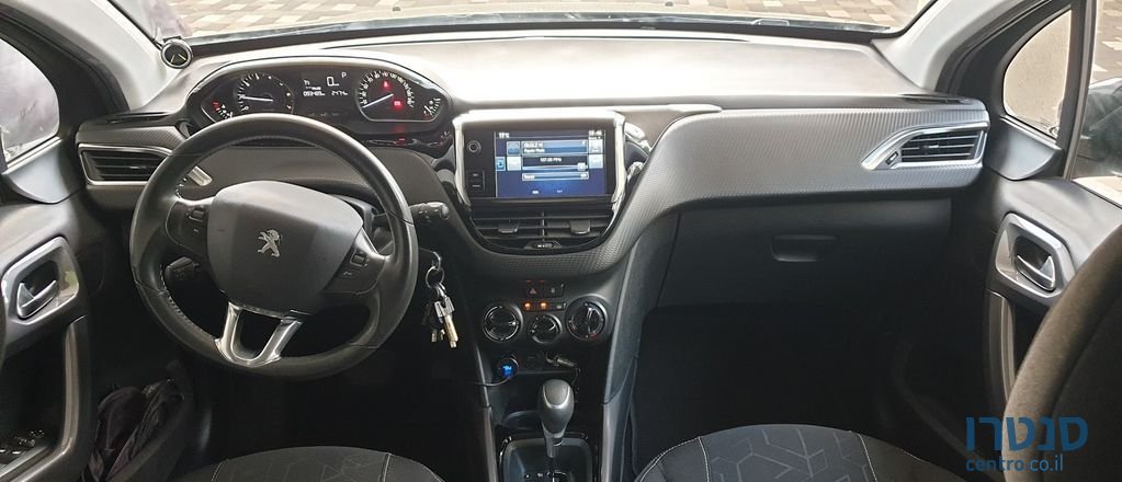 2017' Peugeot 2008 פיג'ו photo #4