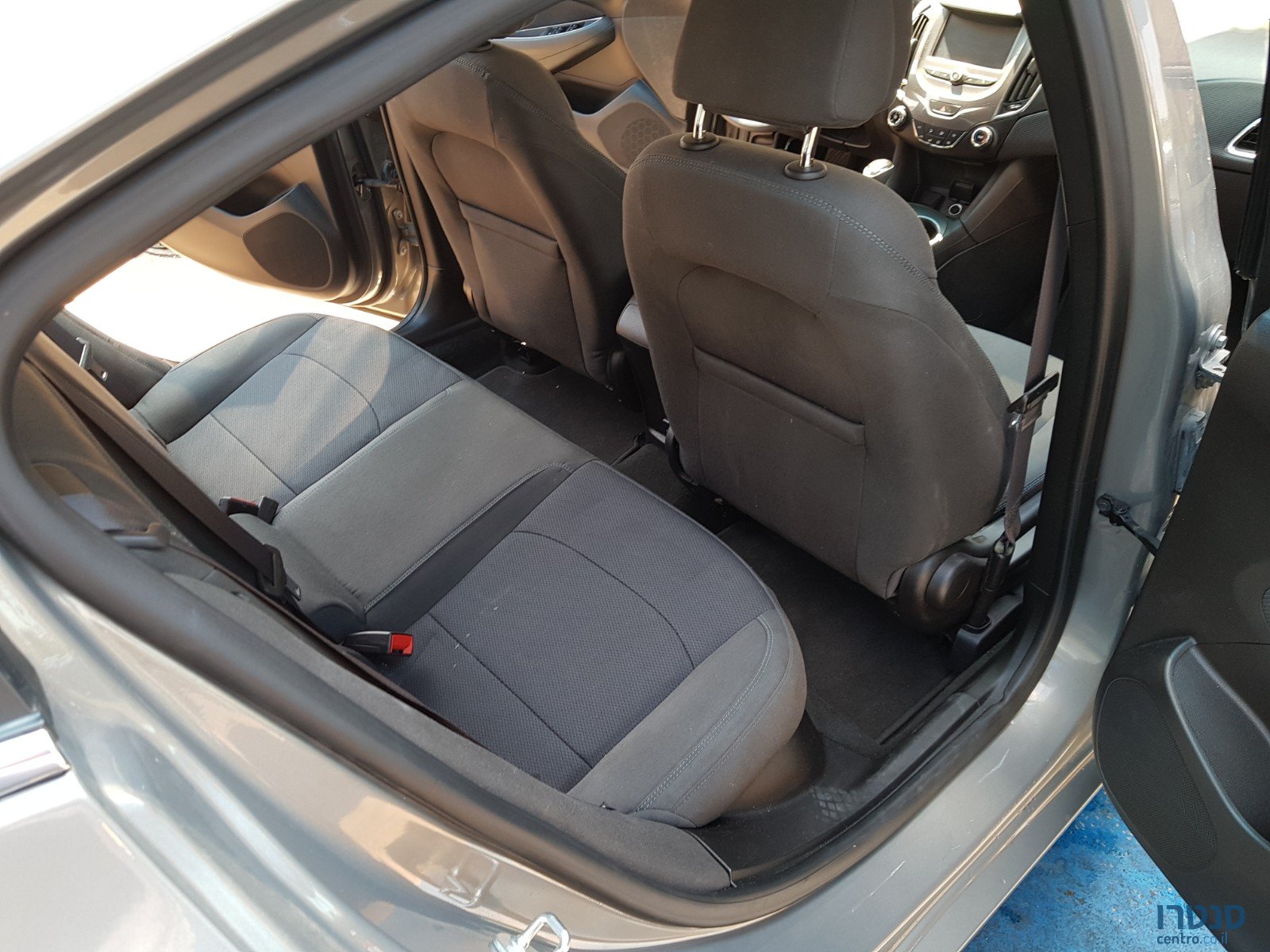 2017' Chevrolet photo #3