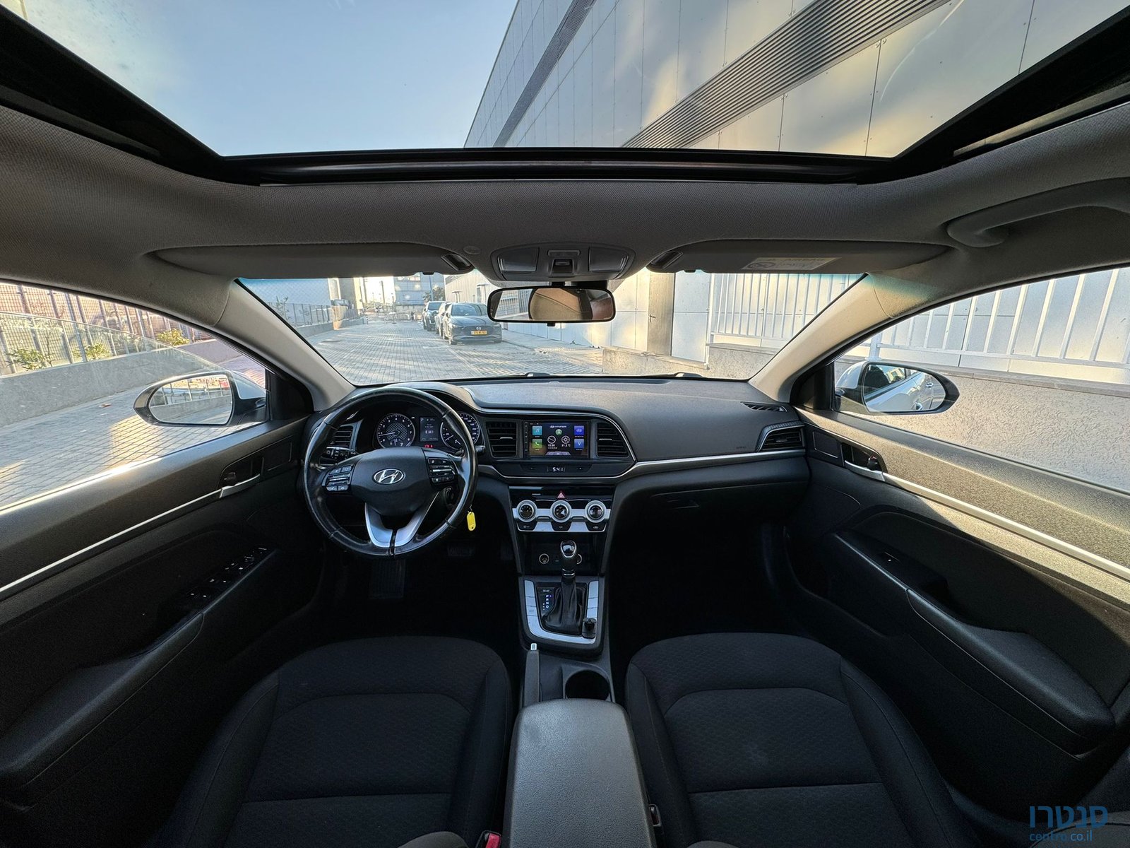 2020' Hyundai Elantra photo #5