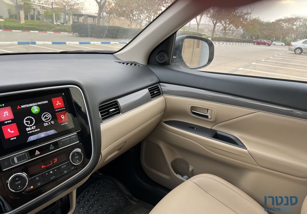 2019' Mitsubishi Outlander מיצובישי אאוטלנדר photo #2