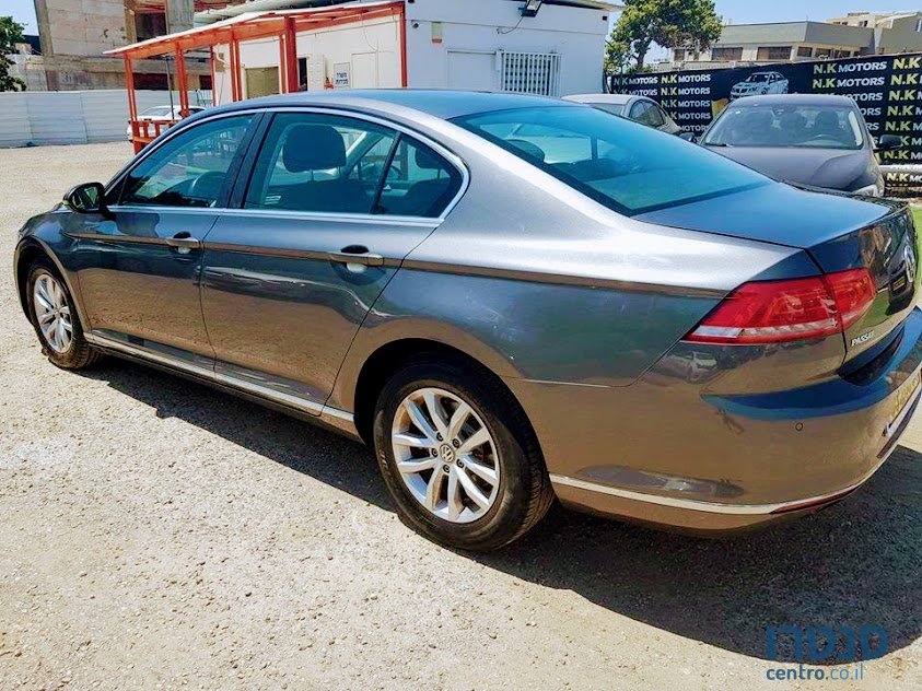 2014' Volkswagen Passat photo #4