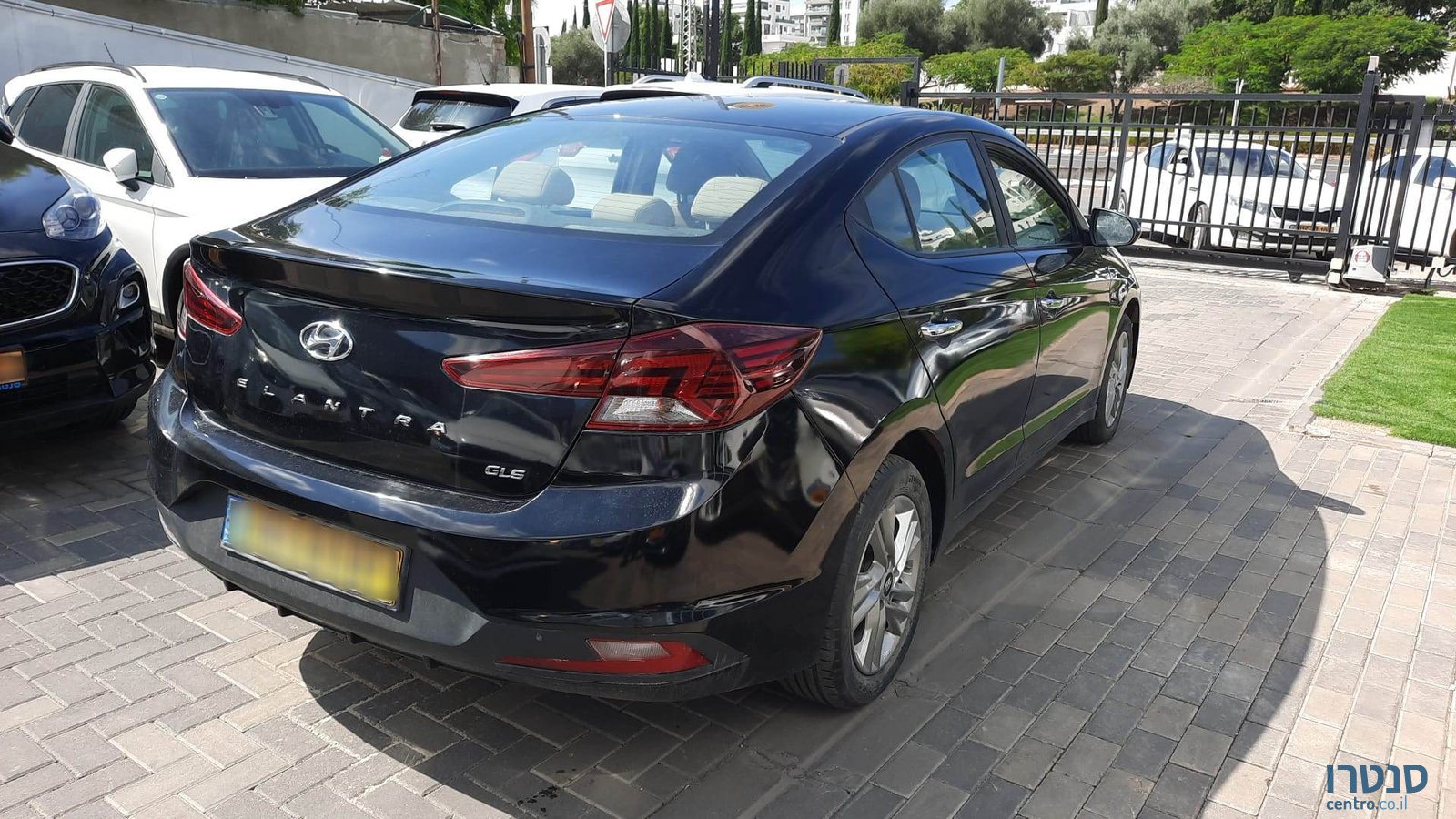 2020' Hyundai Elantra photo #3
