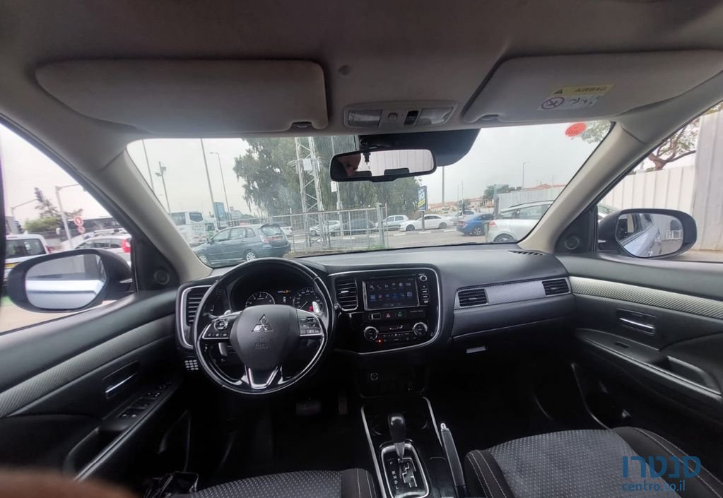 2017' Mitsubishi Outlander מיצובישי אאוטלנדר photo #5