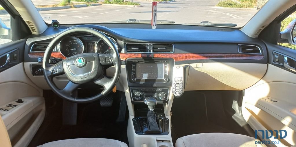 2012' Skoda Superb סקודה סופרב photo #3