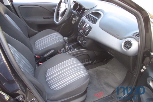 2011' Fiat photo #4