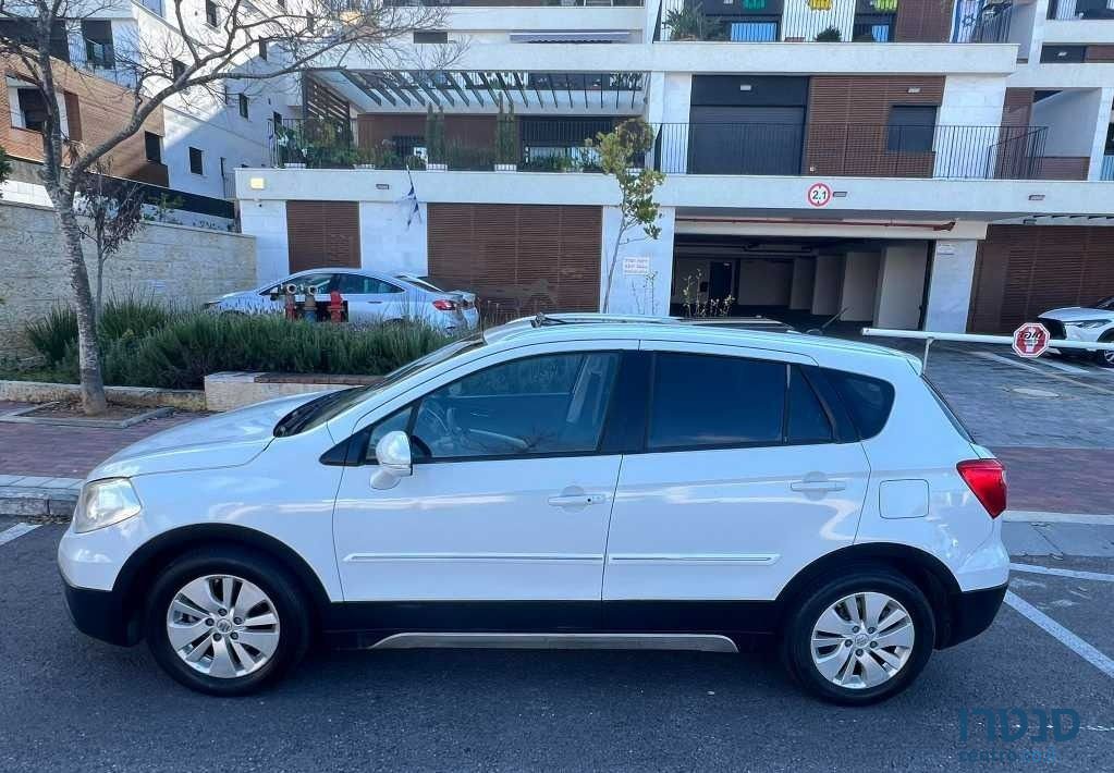 2014' Suzuki SX4 סוזוקי קרוסאובר photo #2