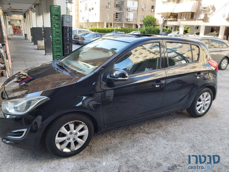 2013' Hyundai i20 יונדאי photo #6