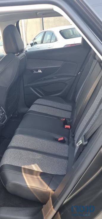 2018' Peugeot 3008 פיג'ו photo #4