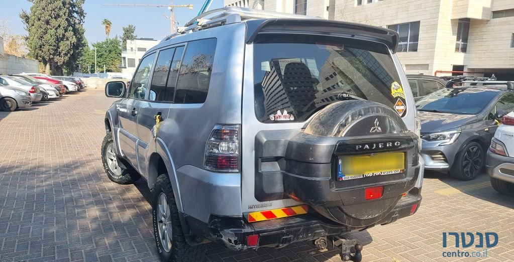 2009' Mitsubishi Pajero מיצובישי פג'רו photo #1